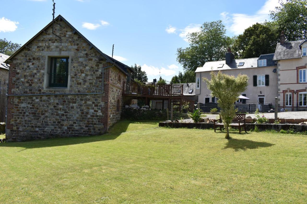 Gites In Le Neufbourg -Mortain Exteriör bild
