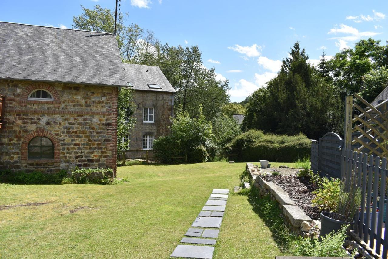 Gites In Le Neufbourg -Mortain Exteriör bild