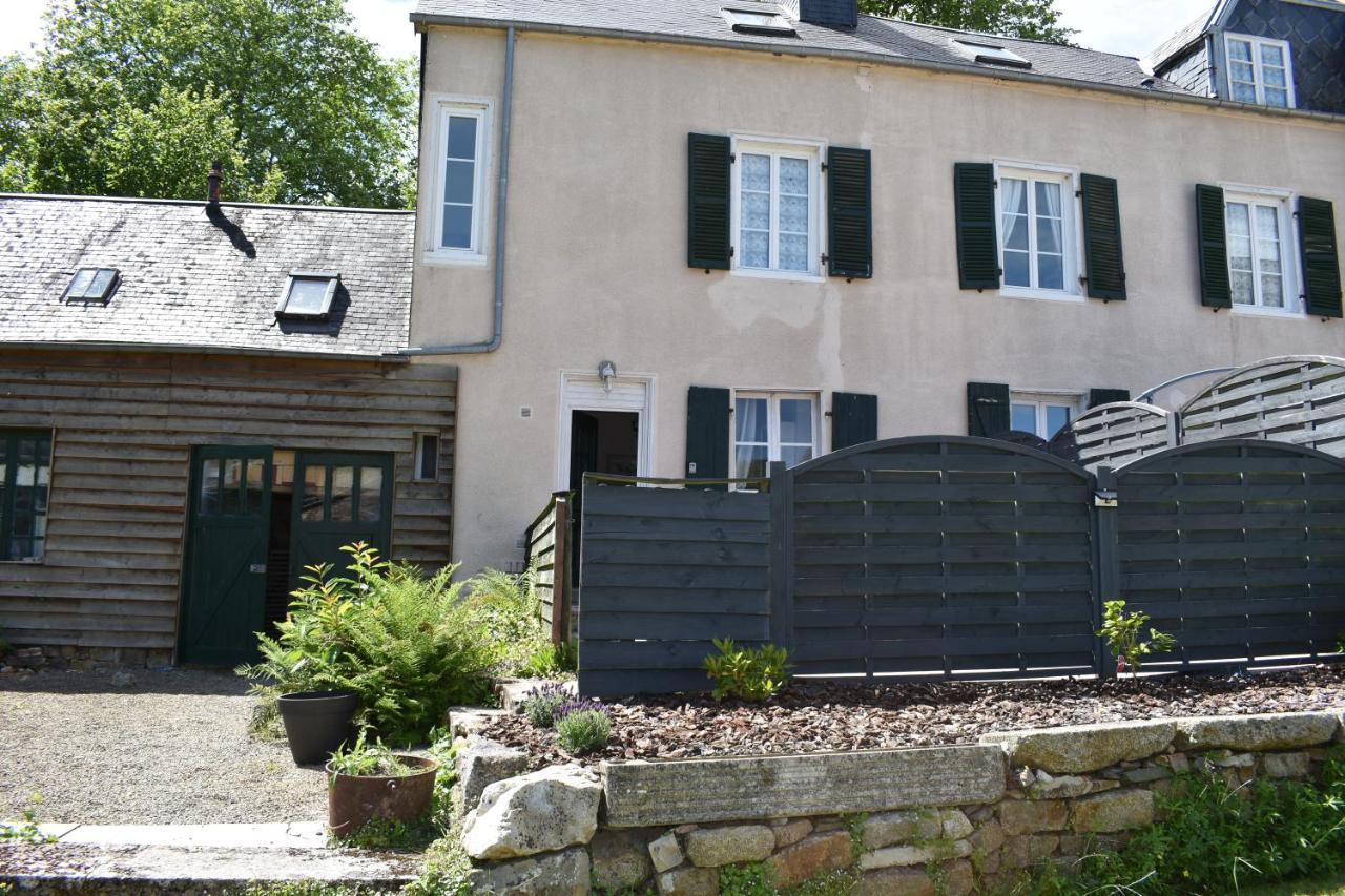 Gites In Le Neufbourg -Mortain Exteriör bild
