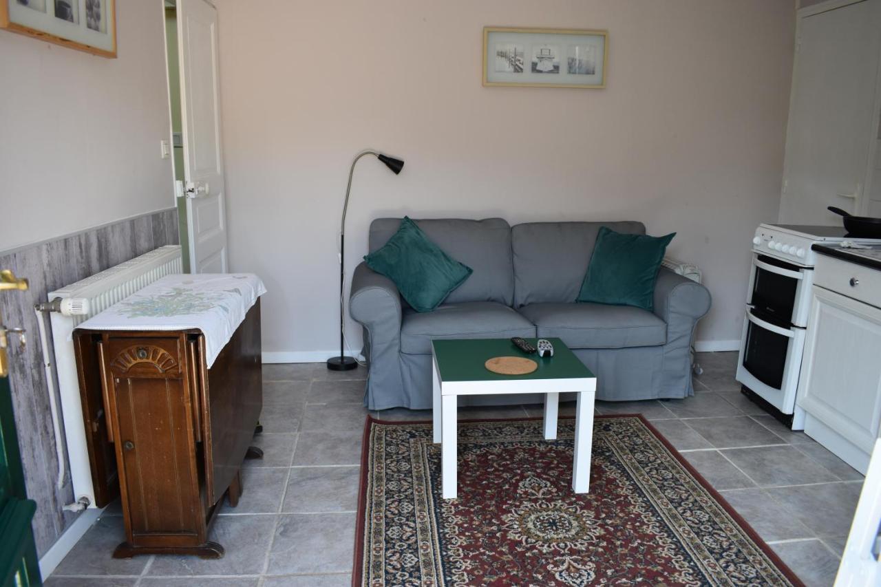 Gites In Le Neufbourg -Mortain Exteriör bild